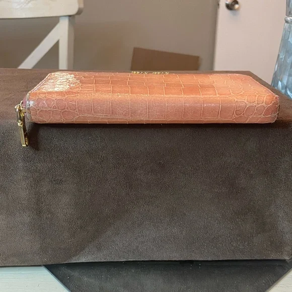 Miu Miu Croc-Embossed Leather Wallet - Pink